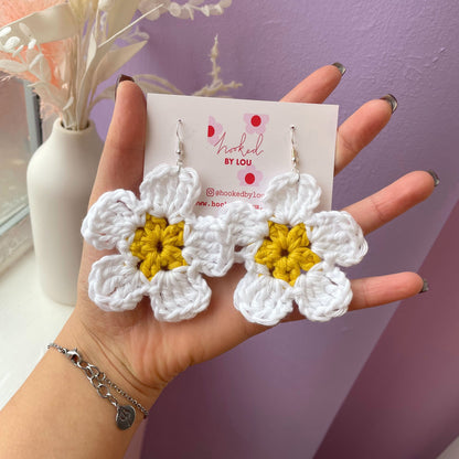Daisy Flower Earrings - White and Yellow